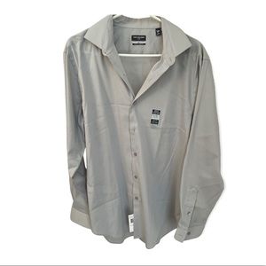 Men Van Heusen long sleeve shirt.